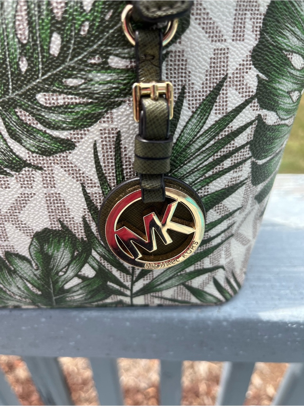 Michael Michael Kors Olive Green Leaf-print hand bag - Picture 3 of 9